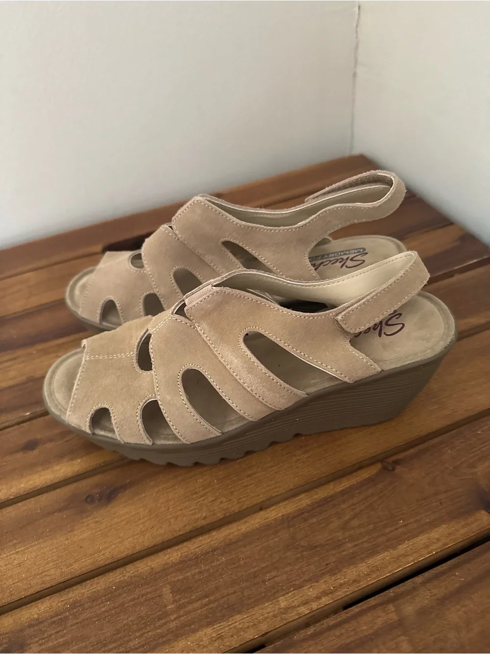 Skechers Parallel Stylin Suede Peep-toe Wedge Sandals size 7.5 NEW